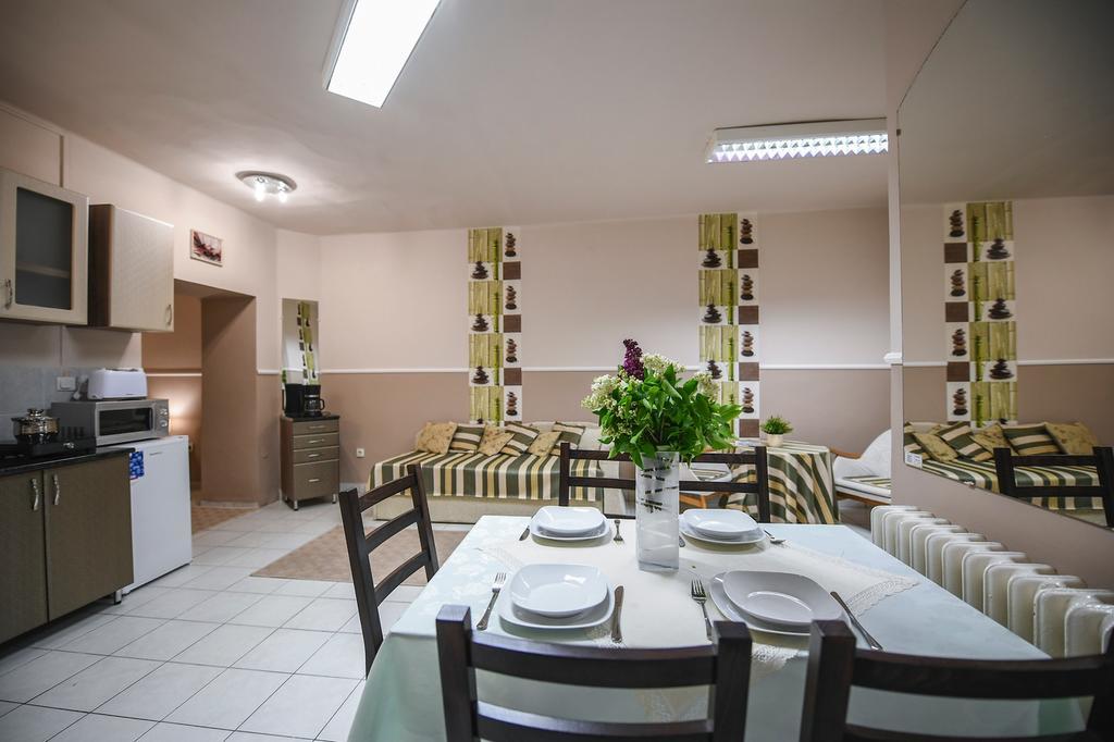 דירות אגר Jokai Family Apartman מראה חיצוני תמונה